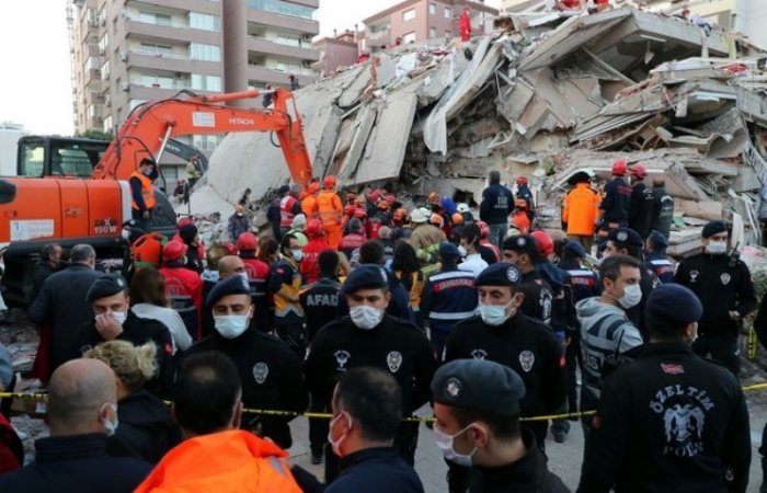 Число погибших при землетрясении на западе Турции увеличилось до 58