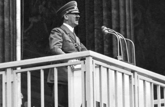СВР: Гитлер планировал применить химоружие для захвата нефтепромыслов СССР