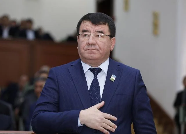 Тўра Боболов ҳоким лавозимига қайтди