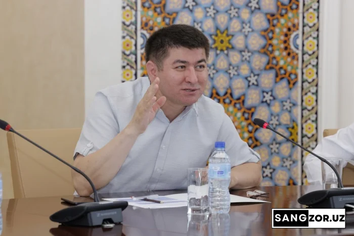 «7 йилда 1 миллиард доллар!» – иқтисодчи маблағ сарфини очиқлашни талаб қилди