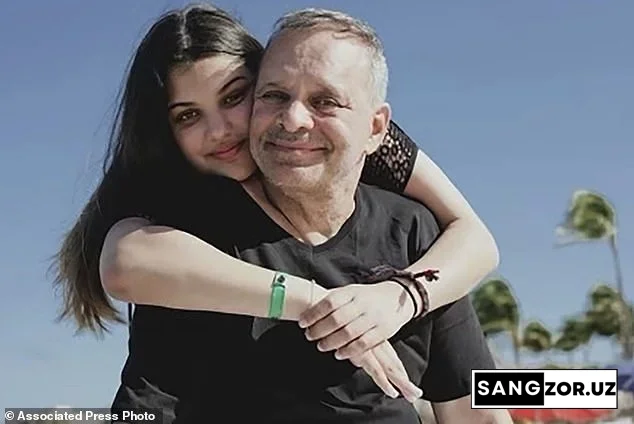 ҲАМАС асирдаги америкалик қизга қандай муносабатда бўлгани айтилди