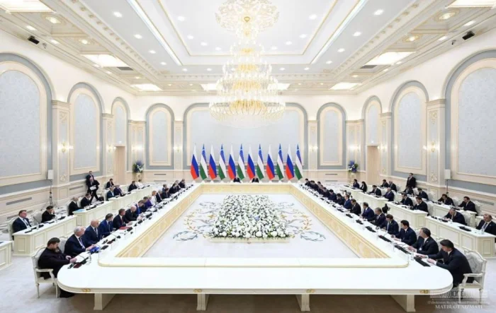 Кичик АЭС қурилиши ва Ўзбекистоннинг Россиядаги савдо ваколатхонаси. Икки мамлакат раҳбарларининг музокаралари якунланди