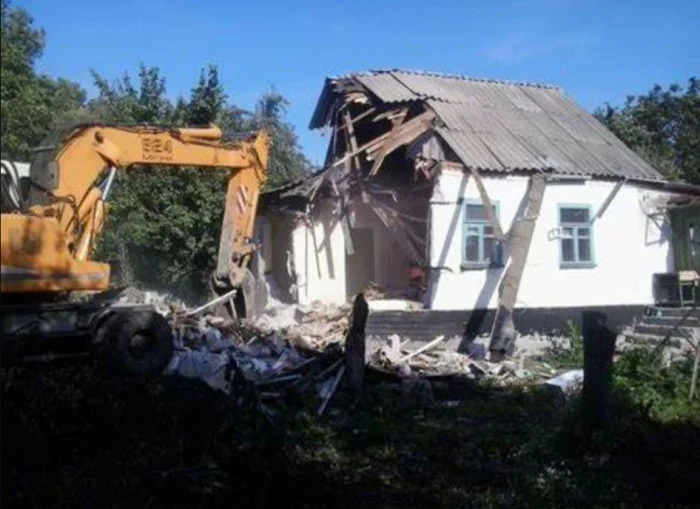 Жиззахда прокуратура назоратида 21 та ноқонуний қурилмалар бузиб ташланди