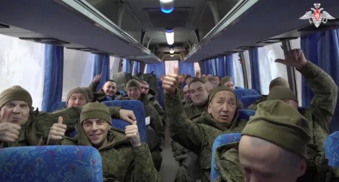 Нега миллионлаб аҳолига эга Россия ёлланма аскарларга суянаяпти?