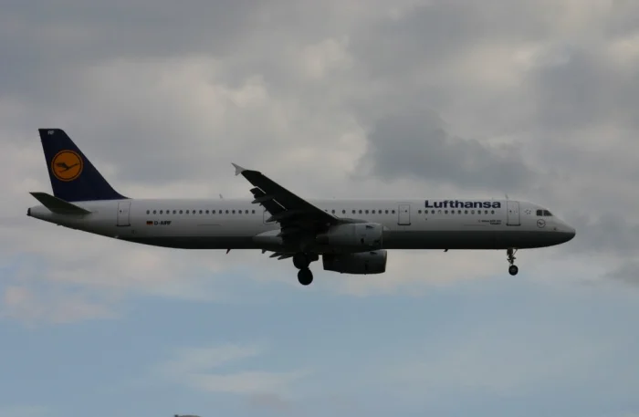 Қандай ҳолатларда самолётда учиш мумкин эмас? Шифокор огоҳлантирди