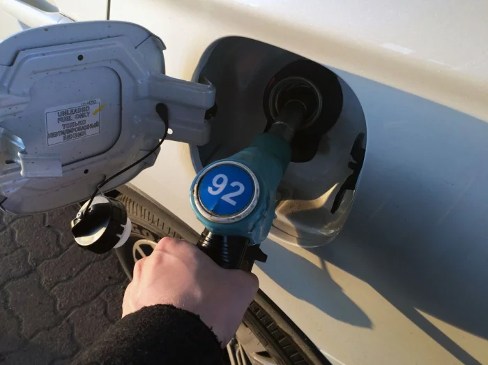 АИ-92 бензини нимаси билан АИ-95дан яхшироқ: кўпчилик билмайдиган омиллар