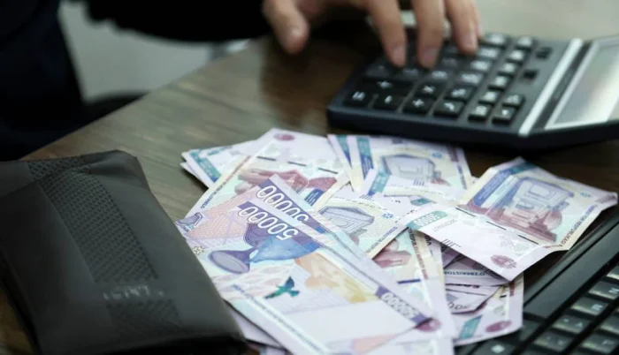 Ўзбекистонда иш ҳақи ўсмоқда, аммо қўшни давлатлардан орқада қолмоқда – сабаб нима?